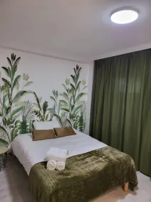 Holiday home with garden & terrace - Image 5