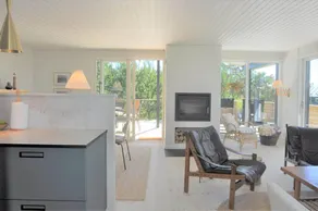 Fully equipped holiday home with terrace & BBQ - Image 5