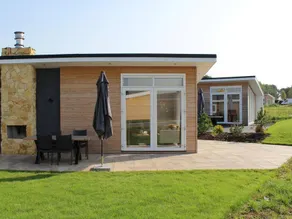 Holiday home with heated pool, garden & terrace - Image 4