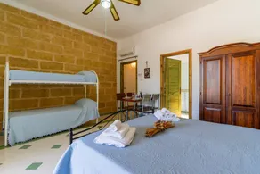 Merveilleux appartement de vacances avec piscine, terrasse et jardin | Vue jardin | Parfait pour le travail à distance | Avec animaux acceptés - Image 5