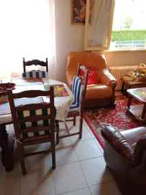 Maison avec jardin, terrasse et barbecue | Vue ville - Image 2