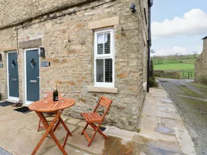 Cottage with garden - Image 2
