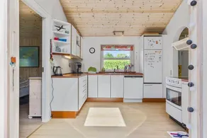 Holiday home with barbeque, garden & terrace | Close to the beach | Pets allowed - Image 4