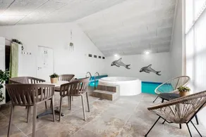 House with pool, jacuzzi & barbeque - Image 4