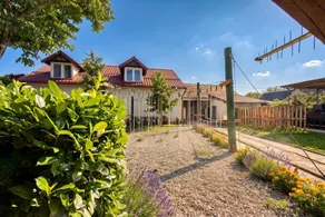 Ferienhaus mit Terrasse, Garten und Whirlpool - Image 2