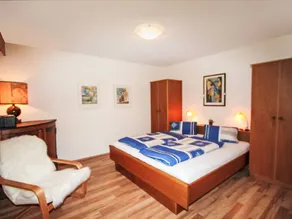 Flat with garden - Image 4