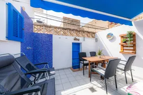 Fully equipped holiday home with terrace | City view | Beach nearby - Image 2