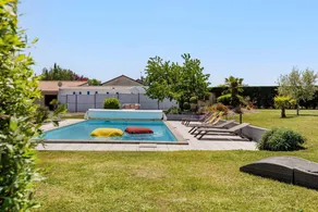 Chambre d'hôtes avec internet haut débit, jardin et piscine | Vue jardin - Image 2