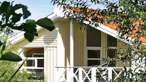 House with terrace, garden & jacuzzi - Image 2