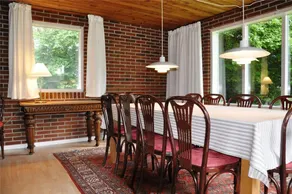 Holiday home with terrace & garden - Image 5