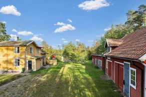 Holiday home with sauna, BBQ & terrace - Image 3