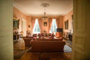 Family-oriented nice castle with sauna, hot tub & BBQ - Image 4
