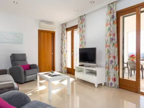 Children-friendly spacious villa with garden, barbeque & terrace - Image 5
