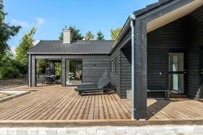 Fully equipped lovely holiday home with barbeque, terrace & hot tub | Pets allowed - Image 4