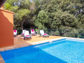 Villa with terrace, barbeque & private pool - Image 2