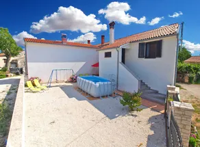Children-friendly house with BBQ, pool & terrace | Pet-friendly - Image 5