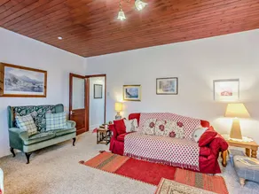 Child-friendly beautiful cottage with terrace & garden - Image 5