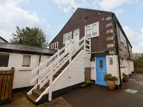 Cottage with garden | Beach view - Image 2