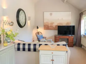 Cottage with garden - Image 4
