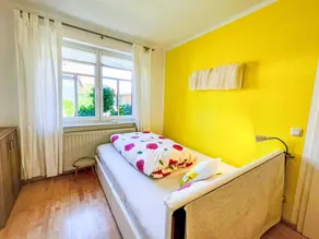 Apartment with garden - Image 4