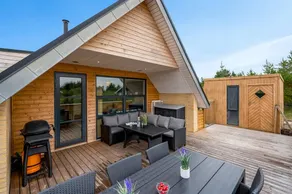 House with terrace - Image 2
