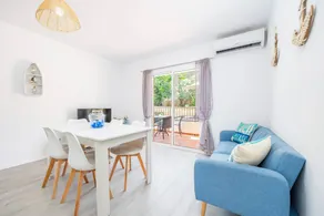 Holiday apartment with garden, terrace & pool | Garden view - Image 4