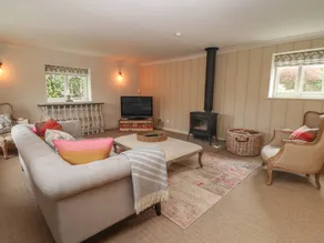 Cottage with garden - Image 3