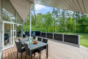 Holiday home with sauna, jacuzzi & barbecue - Image 2