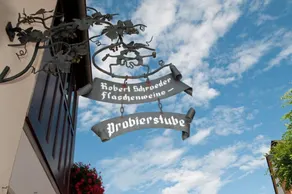 Weingut-Gästehaus R. Schroeder - Image 4