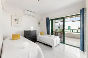 Holiday apartment with pool & terrace - Image 5