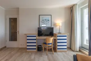 Ferienwohnung Bina Zingst – strandnah, Balkon & Tiefgarage am Kurpark - Image 5
