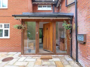 Cottage with garden - Image 2