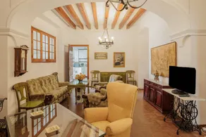 Grande maison conviviale et familiale avec piscine privée et terrasse | Vue ville | Adaptée au travail à distance | Avec animaux admis - Image 3