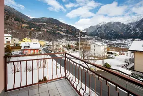 Apartamento con jardín, barbacoa y terraza | Vistas a la montaña - Image 2