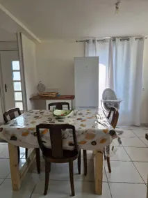 Apartment with garden - Image 3