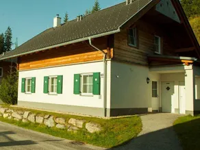 Family-oriented chalet with sauna, terrace & heated pool | Next to the ski - Image 4