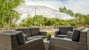 Apartment with terrace & garden - Image 5
