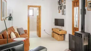 Flat with terrace, garden & barbeque | Perfect for remote work - Image 3