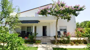 Apartment with terrace, garden & barbeque - Image 4