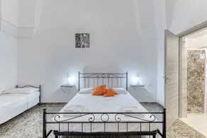 Holiday apartment with terrace & barbeque | City view - Image 4