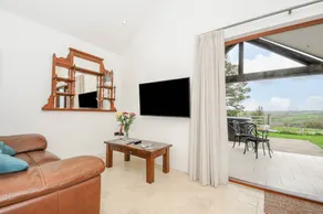 Family-oriented nice cottage with hot tub, garden & barbecue | Beach view | Dogs allowed - Image 4