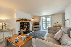 Cottage with garden & BBQ - Image 2