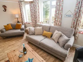 Cottage with garden | Beach view - Image 4