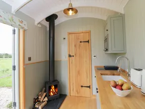 Family-friendly lovely cottage with garden | Pets allowed - Image 3