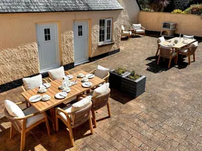 Fully equipped cottage with pool - Image 4