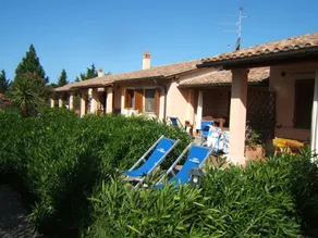 Family-friendly farm with barbeque, pool & garden | Pets allowed - Image 3
