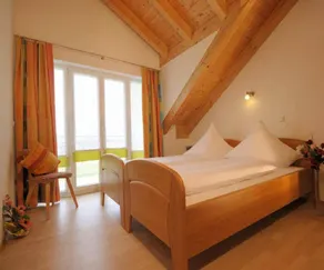 Apartment with sauna & garden - Image 4