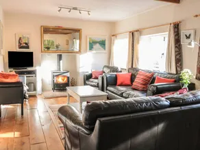 Children-friendly beautiful cottage with garden & barbeque | Pet-friendly - Image 2