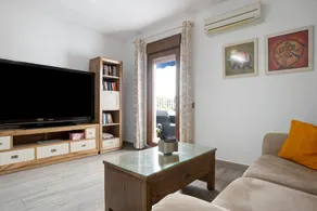 House | City view - Image 3