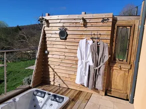 Fully equipped gite with garden, jacuzzi & barbeque - Image 5
